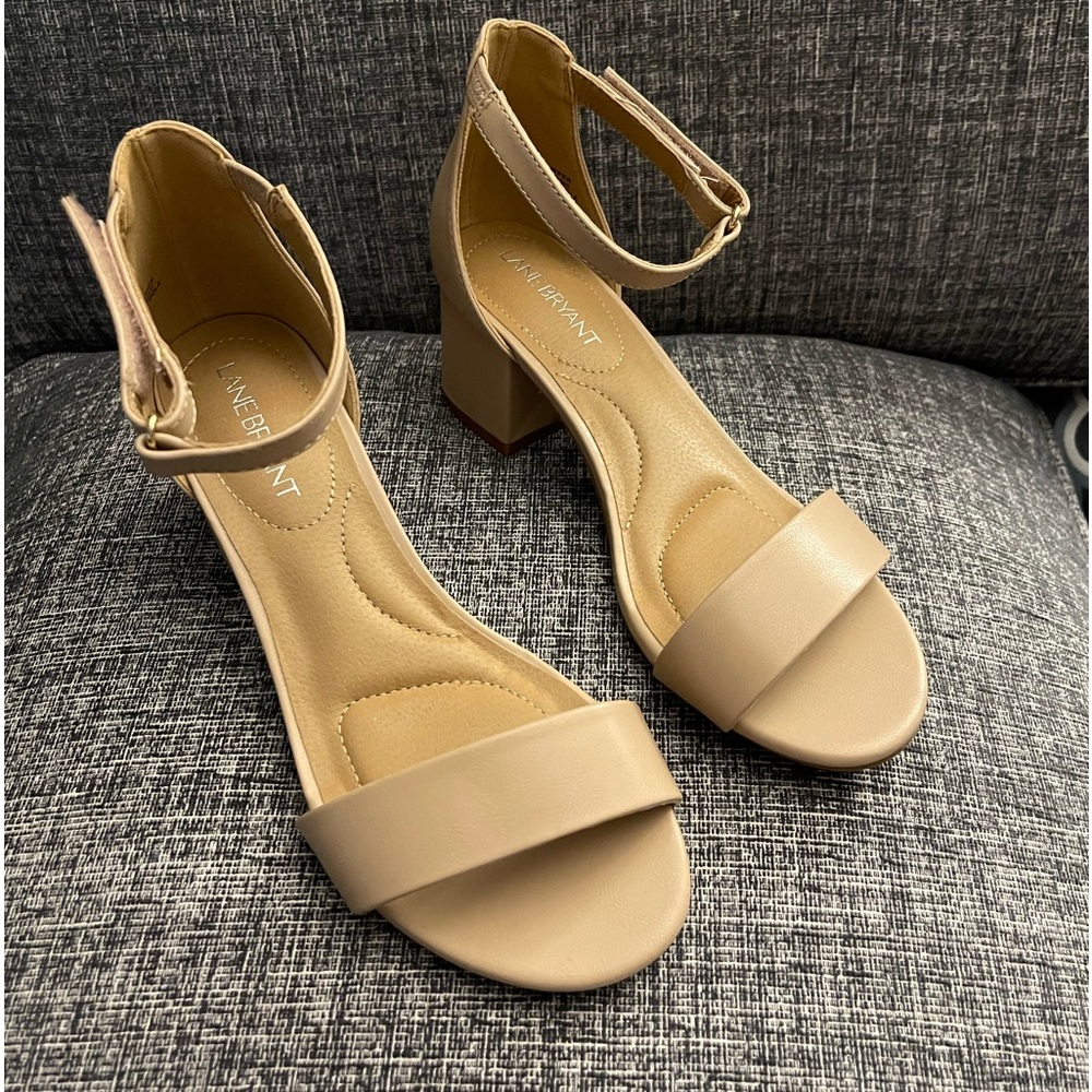 NEW - Lane Bryant Dream Cloud Ankle Strap Block-Heel - Faux Leather
Tan Size 7 W